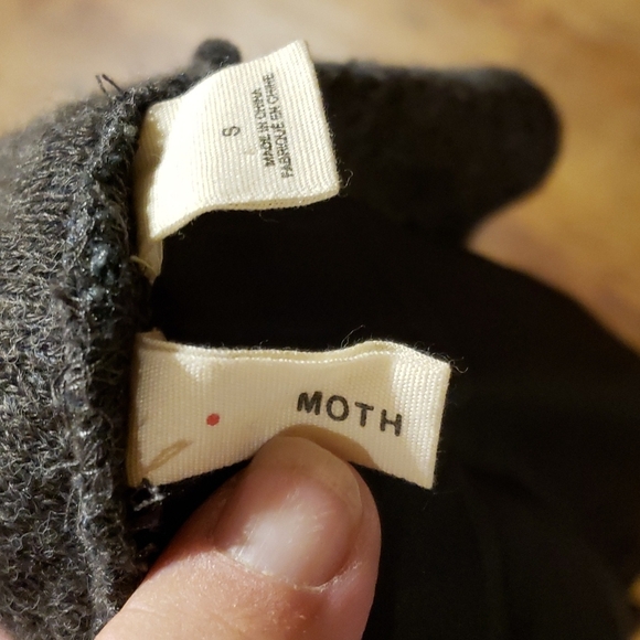 Moth grey lace back sleeveless mock neck top - Picture 7 of 8